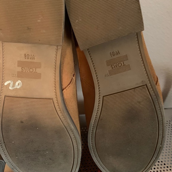 Tom’s Tan Flats size 8 1/2 - Picture 9 of 9